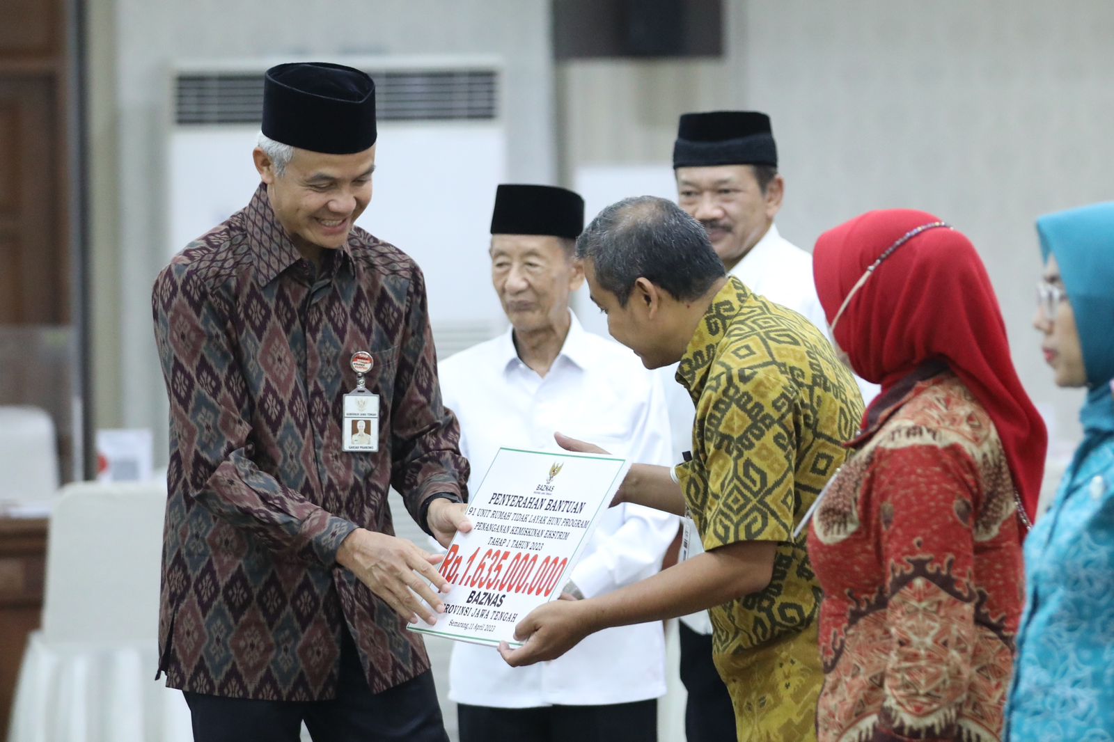 Ganjar Terus Dukung Pengelolaan Zakat di Jateng, Penerimaan Zakat pada 2023 Diprediksi Mencapai Rp100 M