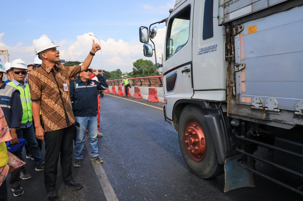 Ganjar Cek Jembatan Juwana, Pastikan Jalur Mudik Lancar