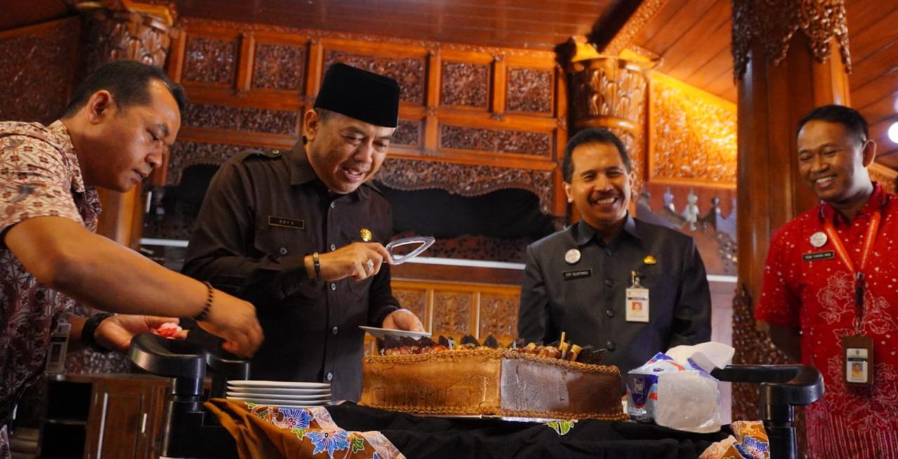 58 Tahun Pj Bupati Jepara, Yang Muda Yang Berkarya