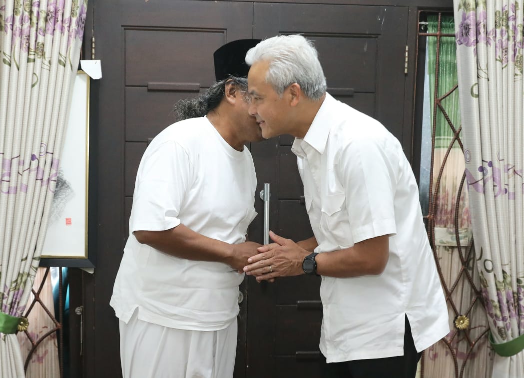 Bebek Klathak dan Hangatnya Obrolan Ganjar Bersama Gus Muwafiq