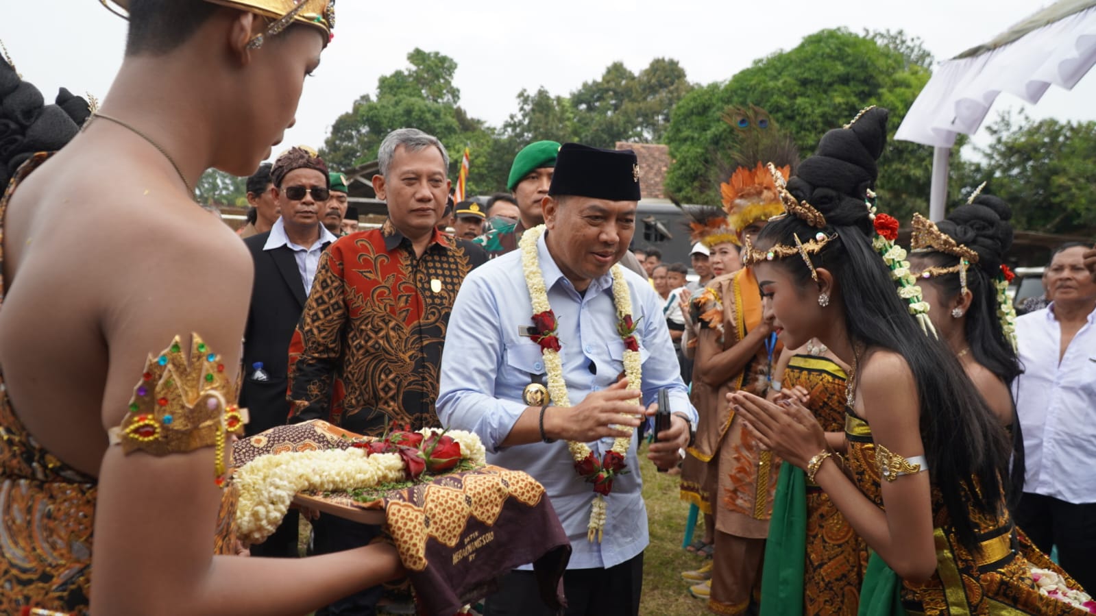 Perayaan Trisuci Waisak, Pj. Bupati : Jadikan Momentum Mempererat Persatuan