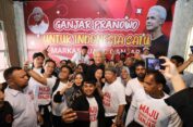 Ganjar Bangga, Gen Z di Medan Bikin Posko Relawan Dilengkapi Kantin Kejujuran dan Ambulans Gratis