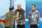 Ganjar Raih Hattrick Penghargaan Pembangunan Terbaik