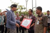 Serahkan Bantuan di Grobogan, Ganjar Ingatkan Ketahanan Pangan Hadapi Potensi El Nino