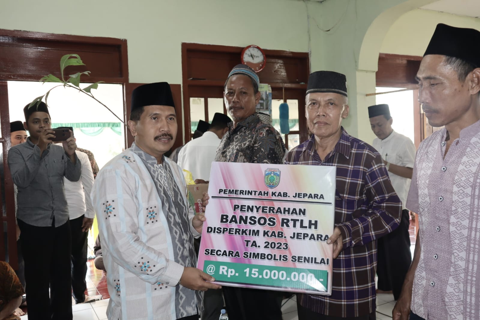 Lima Warga Jambu Terima Bantuan RTLH