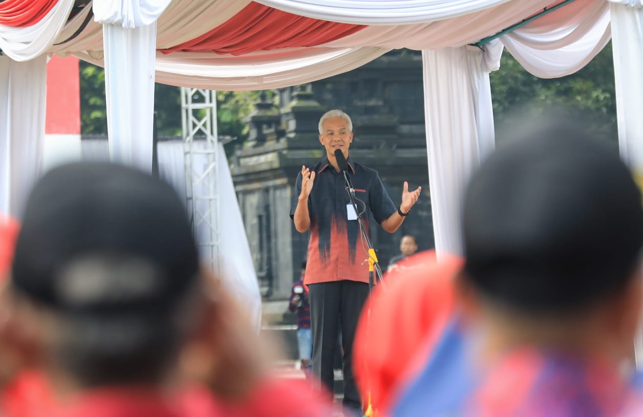 Ganjar Minta Kades dan Perangkatnya Kompak Bangun Desa