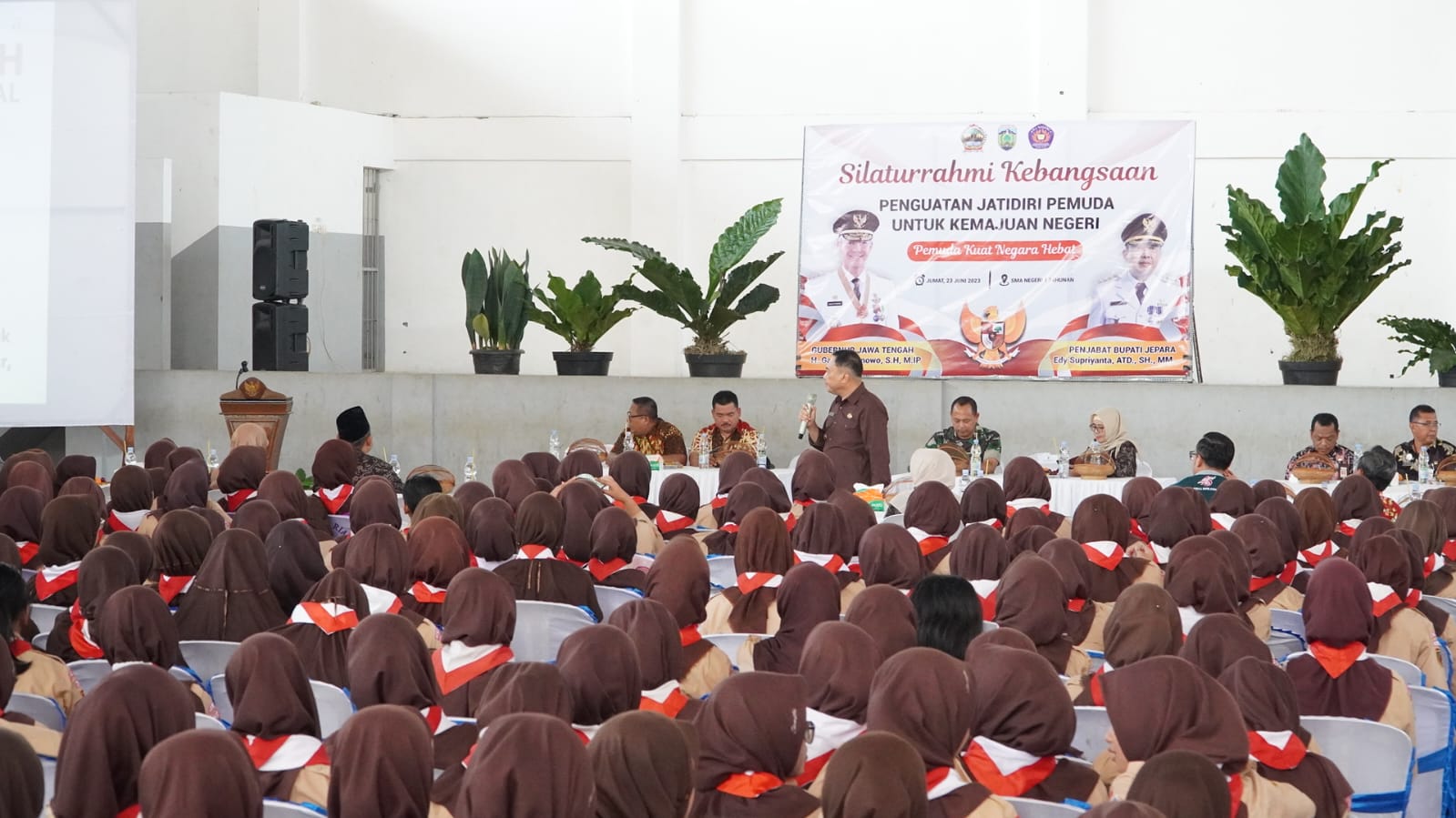 Pj. Bupati Jepara Ajarkan Cinta Tanah Air pada Siswa