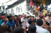 Jenguk Orang Sakit Hingga Rayakan Ulang Tahun, Ini Keseruan Ganjar Saat Sambang Warga Jakarta