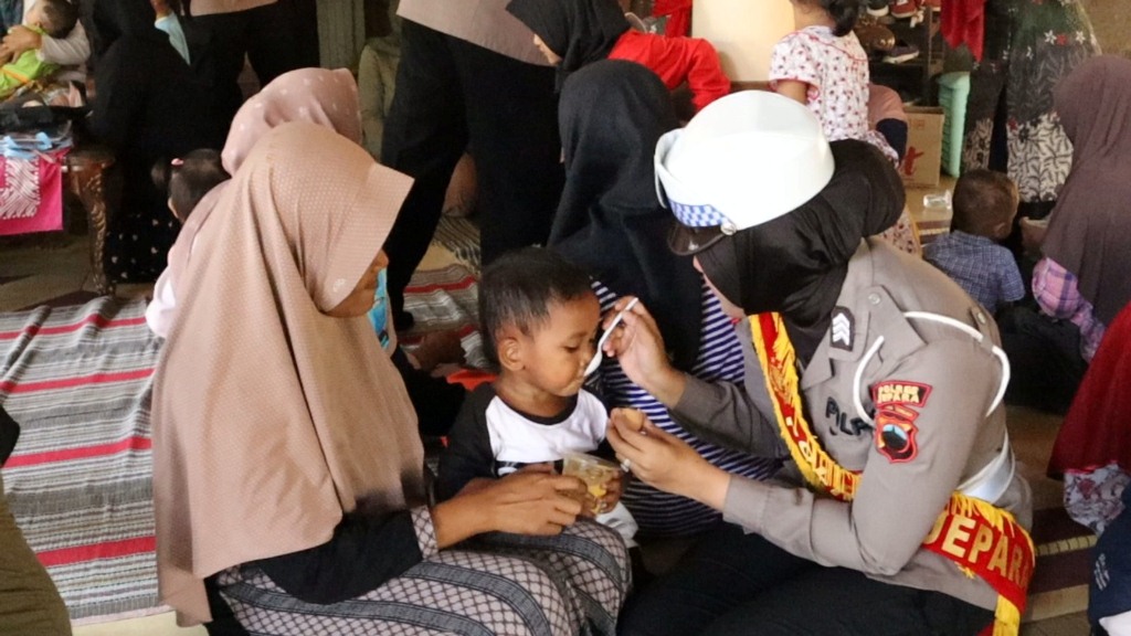 Percepat Penurunan Stunting, Polwan Polres Jepara Lakukan Ini