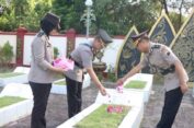 Hormati Para Pahlawan, Kapolres Jepara Ziarah dan Tabur Bunga di TMP Giri Dharma
