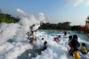 Libur Panjang, Yuk Cobain Wahana Mandi Busa Berasa Salju di Hinggil Waterpark Jepara