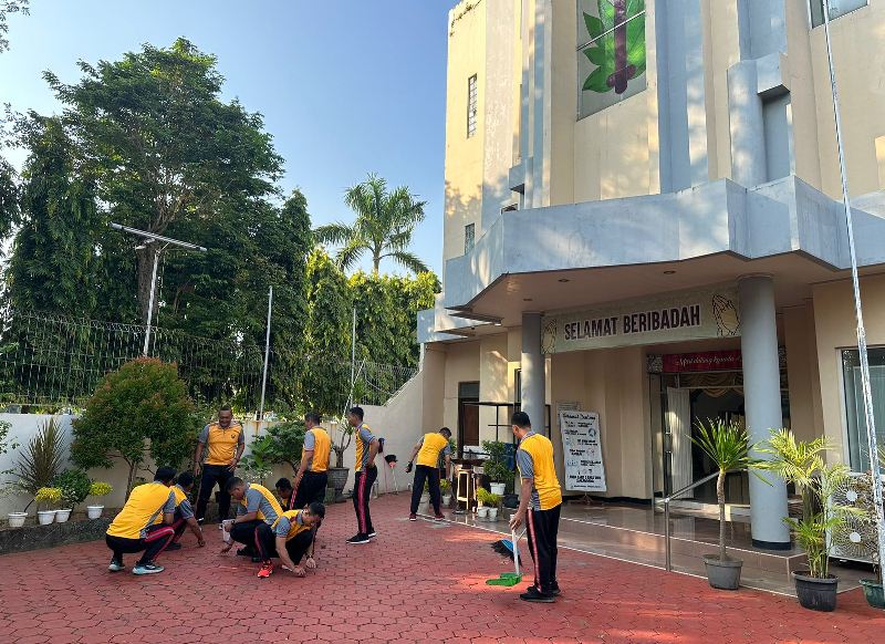 Baksos Religi, Polres Jepara Bersihkan Sejumlah Rumah Ibadah