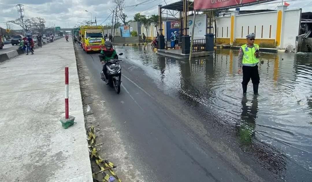 Hindari Kemacetan di Ruas Tol Sayung, Pengendara Diminta Lewati Jalur Alternatif