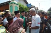 Ganjar Tinjau Rumah Slamet, Warga Terdampak Gempa di Tegal