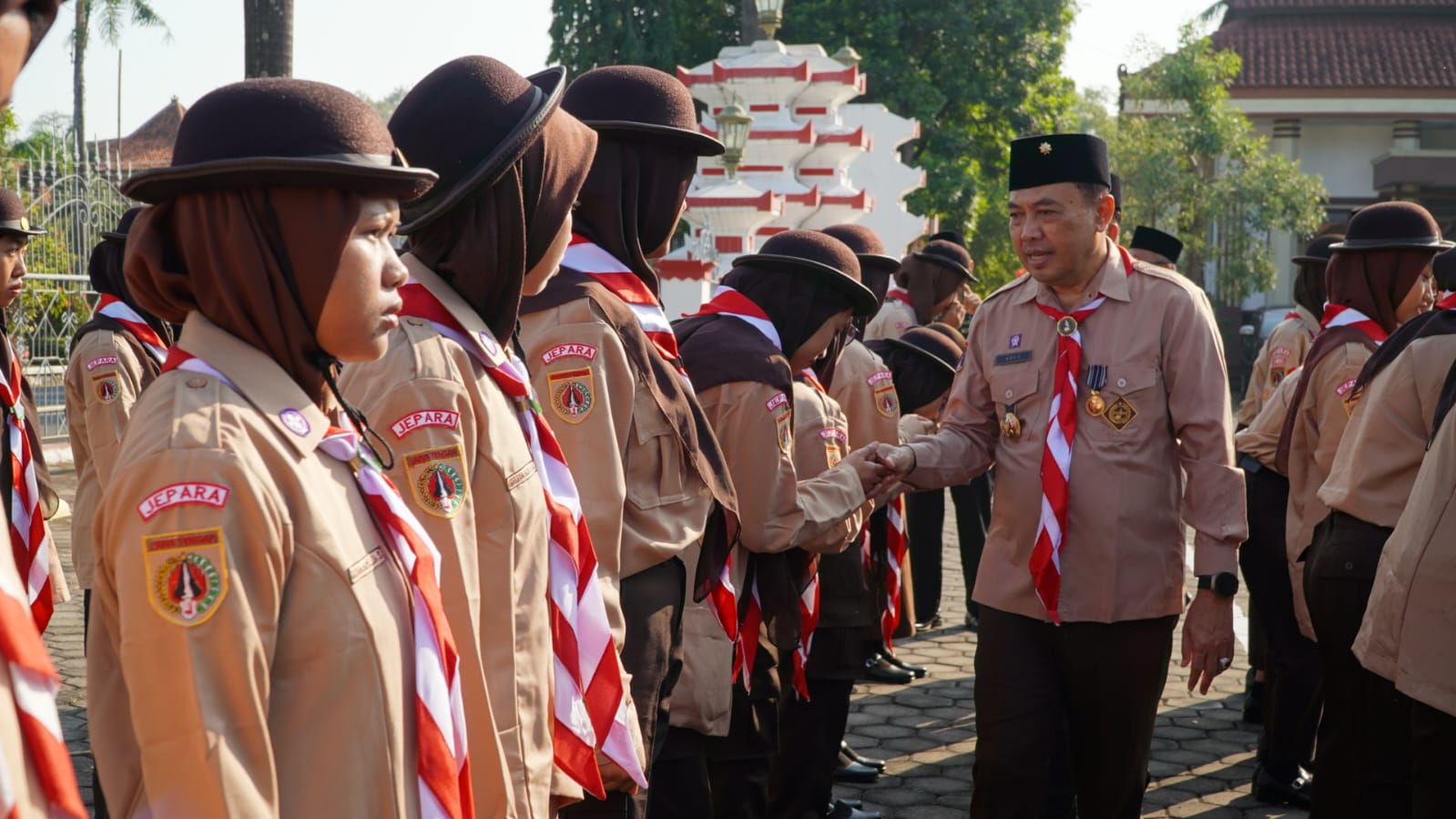 Pj Bupati Lepas Dua Kontingen Pramuka Jepara Ikuti Ajang Perkemahan