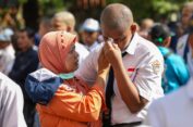 Serah Terima Siswa Baru di SMKN Jateng di Semarang Diwarnai Momen Tangis Bahagia
