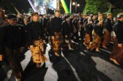 Gibran Temani Ganjar Ikuti Kirab Malam 1 Sura di Mangkunegaran