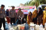 Polres Jepara Kembali Salurkan Bantuan Air Bersih untuk Warga Donorojo
