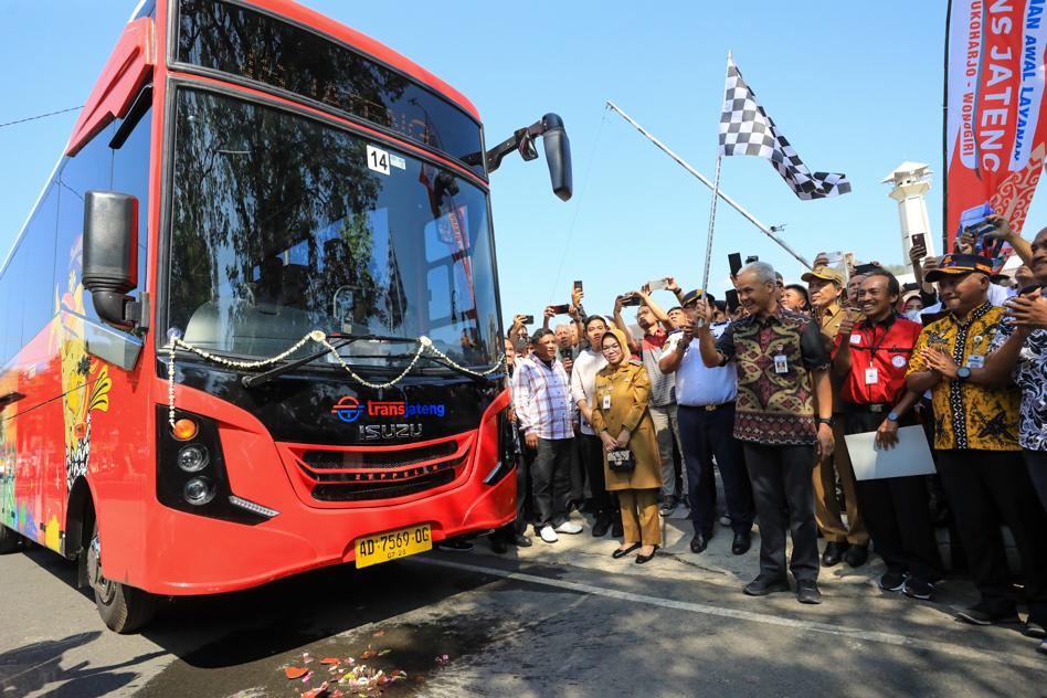 Ganjar Luncurkan Trans Jateng Solo-Sukoharjo-Wonogiri, Gratis Selama Seminggu