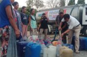 Partai Gerindra Droping 64 Ribu Liter Air Bersih di Sragen