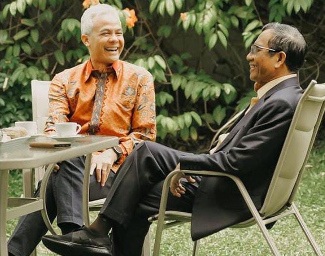 Ganjar Mahfud Ngopi Bareng, Netizen: Cocok Berpasangan di Pilpres