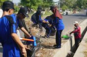 Ratusan Pelajar SMA/SMK di Kota Pekalongan Punguti Sampah