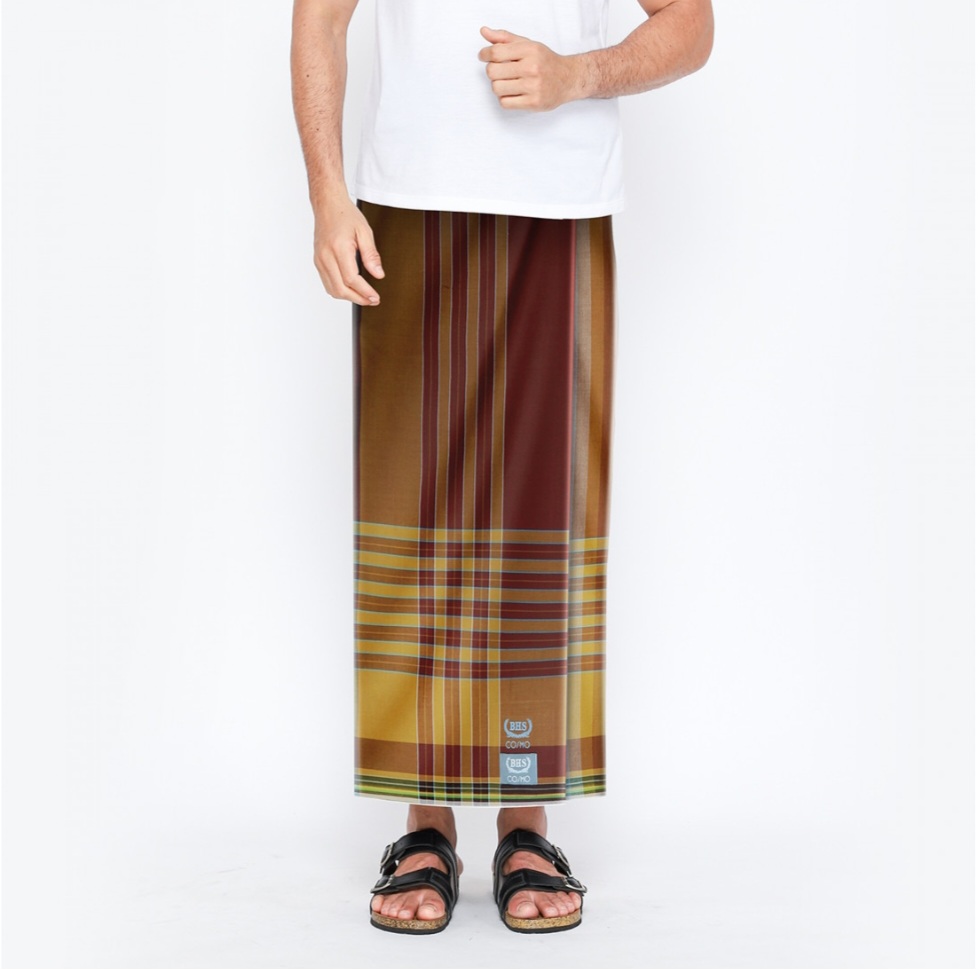 6 Kelebihan Sarung BHS yang Sering Dipakai Tokoh Agama dan Santri