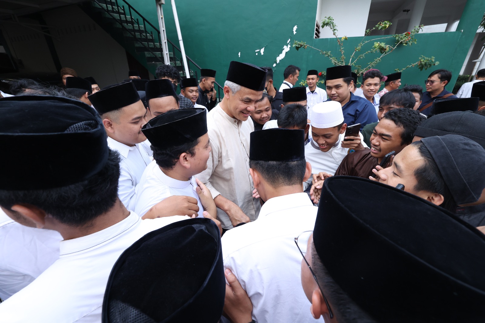 Ganjar Kenang KH Hasyim Muzadi saat Sowan ke Ponpes Al-Hikam di Kota Malang