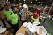 Ganjar Sambangi Perusahaan di Surabaya, Diskusikan Produk Lokal Go Internasional