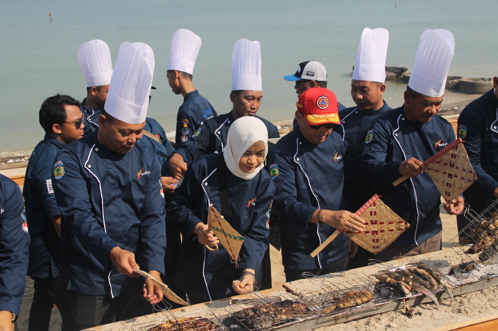 Jepara Catatkan Rekor Muri Membakar Ikan Terbanyak