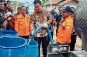 Pemkab Kendal Salurkan Bantuan Air Bersih untuk Warga Curugsewu