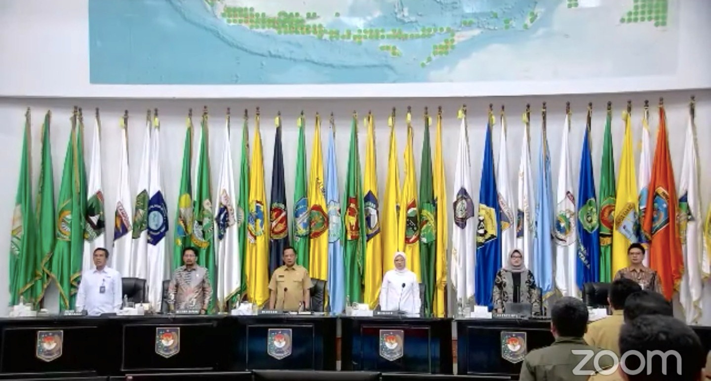 Rapat Inflasi, Mendagri Bahas Aturan Penetapan Upah Minimun 2024 dan Perdagangan Karbon