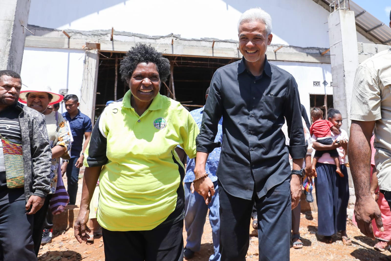 Tangis Haru Mama Wati Pecah Seusai Bertemu Ganjar