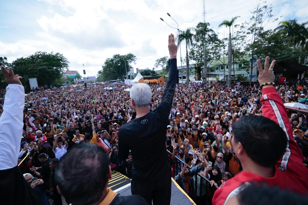 Gegap Gempitanya Warga Pontianak Senam Bareng Ganjar Mahfud