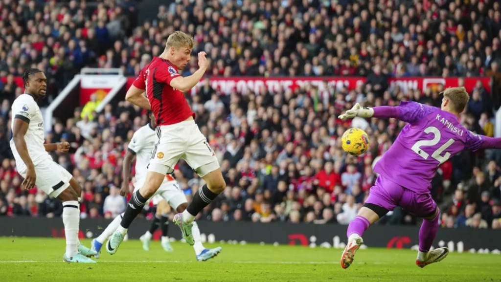 Tampil Dominan, MU Cuma Menang 1-0 atas Luton Town