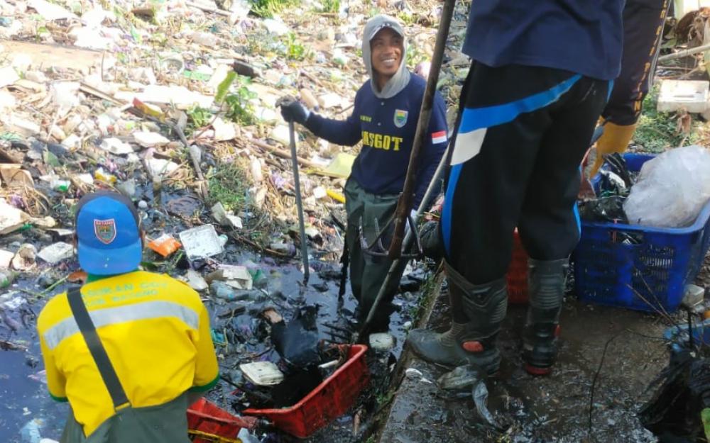Musim Hujan Tiba, Pasukan Got Intensifkan Pembersihan Drainase