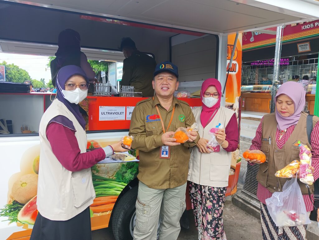 Jelang Nataru, TJKPD Cilacap dan Loka POM Banyumas Tinjau Komoditas Pangan