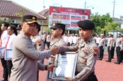 Kapolres Jepara Berikan Penghargaan Anggota Berprestasi, Berikut Daftarnya