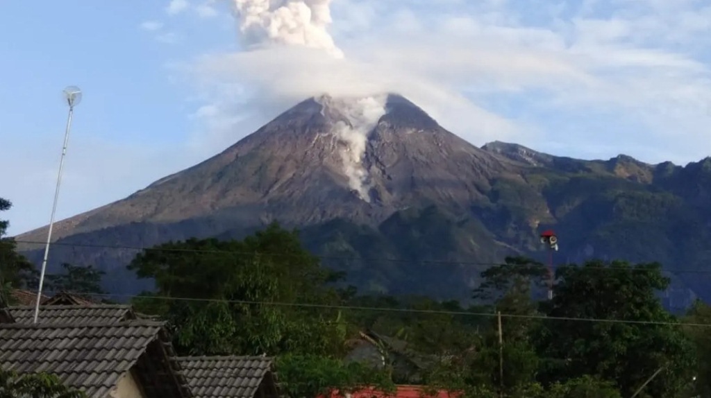 PVMBG: Aktivitas Gunung Merapi Meningkat, Status Siaga Ditetapkan