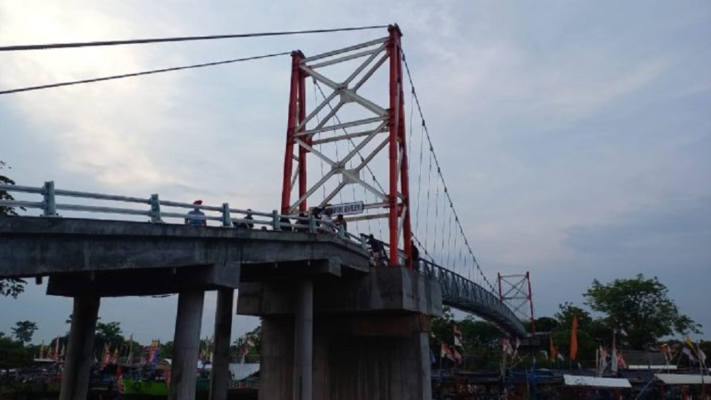 Jembatan Gantung Gempolsewu Rampung, Warga Tak Lagi Memutar