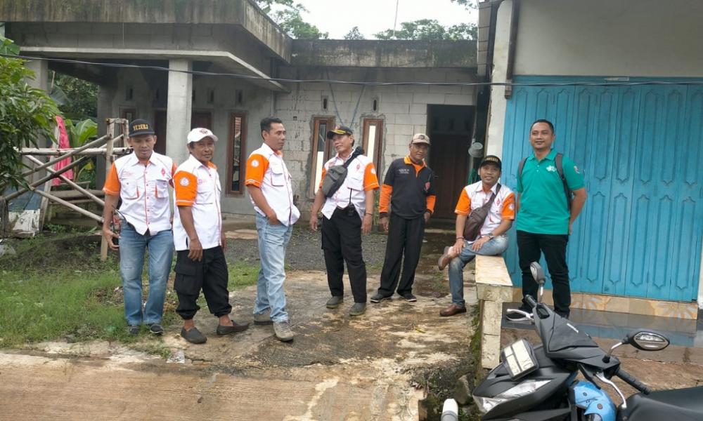Peduli Sesama, ORARI Batang Beraksi di Tengah Bencana Puting Beliung