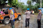Bidpropam Polda Jateng Ikut Turun ke Lokasi Banjir di Jepara
