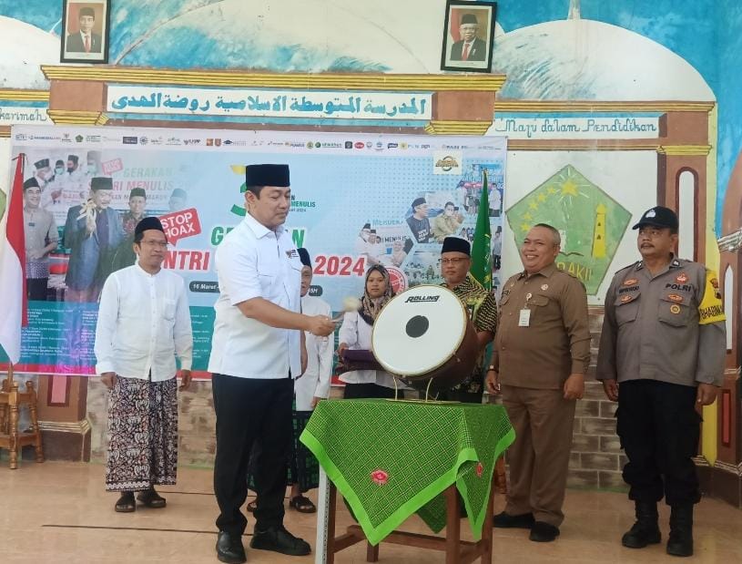 Santri Ponpes Raudlatul Huda Adipala Cilacap Diajak Berwirausaha