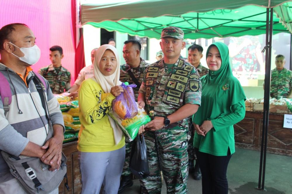 Bantu Penuhi Kepokmas Jelang Lebaran, Kodim Batang Gelar “Bazar Murah TNI”