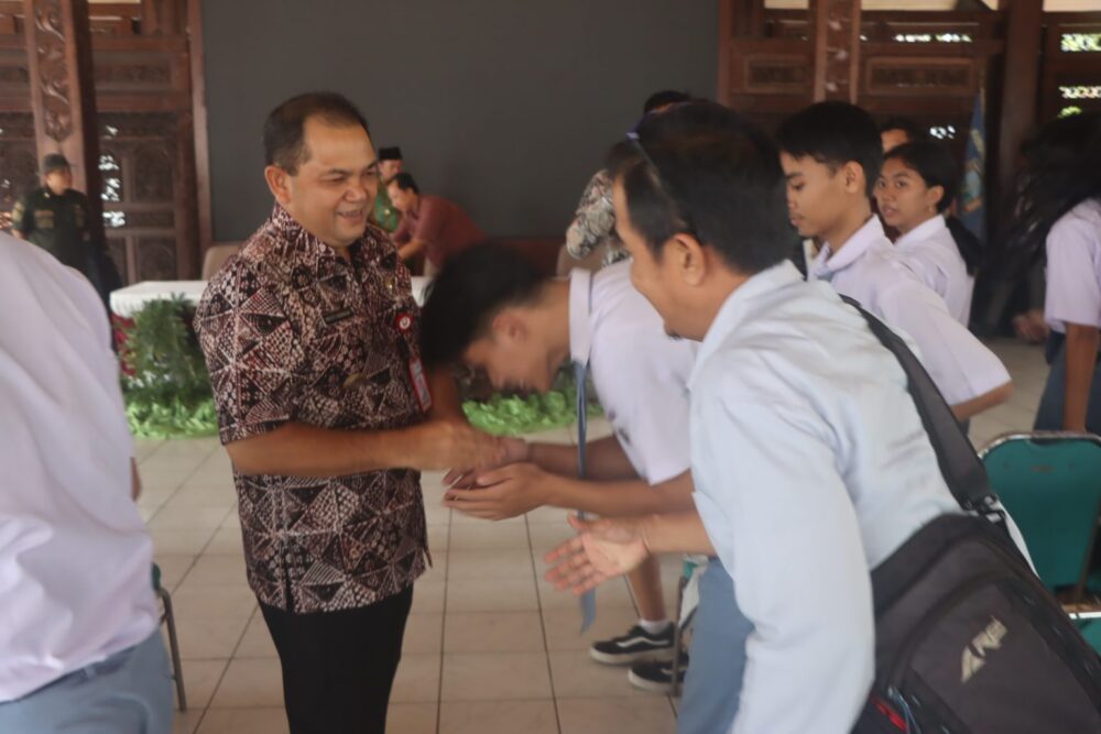 Bakesbangpol Dorong Pelajar Punya Persepsi Positif tentang Politik