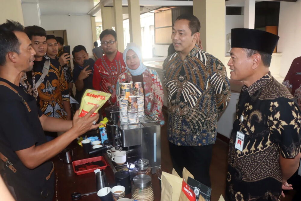 Hendi Ajak Pelaku UMKK dan Mahasiswa Terus Kreatif untuk Wujudkan Indonesia Emas
