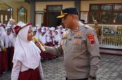 Kapolres Batang Ajak Pelajar Manfaatkan Gawai untuk Edukasi