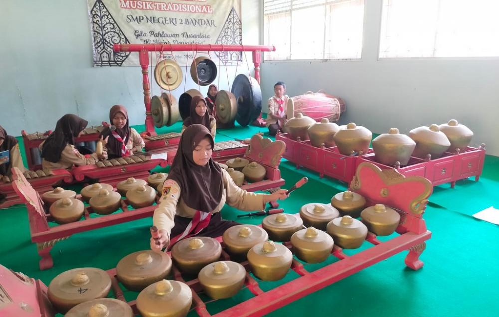 Diesnatalis SMPN 2 Bandar Menjunjung Kreativitas Pelajar