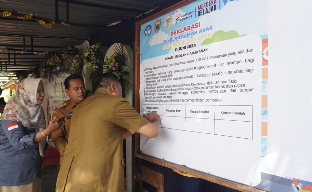 Dies Natalis Ke-33, SMPN 2 Bandar Wujudkan Program Sekolah Ramah Anak