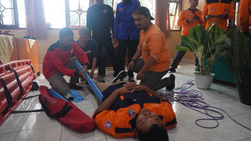 BPBD Batang Latih Relawan dan TRC Dalam Penanggulangan Bencana
